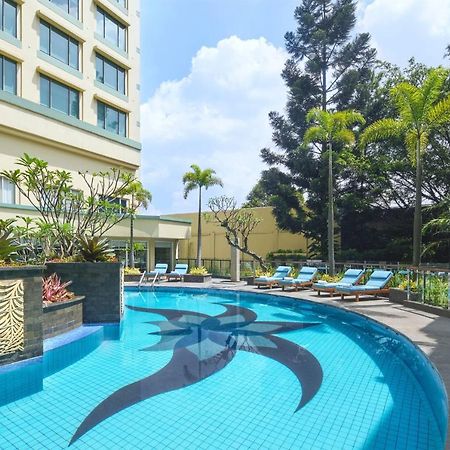 Courtyard By Marriott Bandung Dago Hotel Buitenkant foto