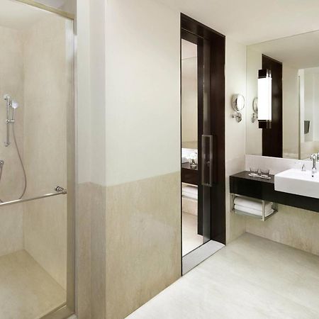 Courtyard By Marriott Bandung Dago Hotel Buitenkant foto