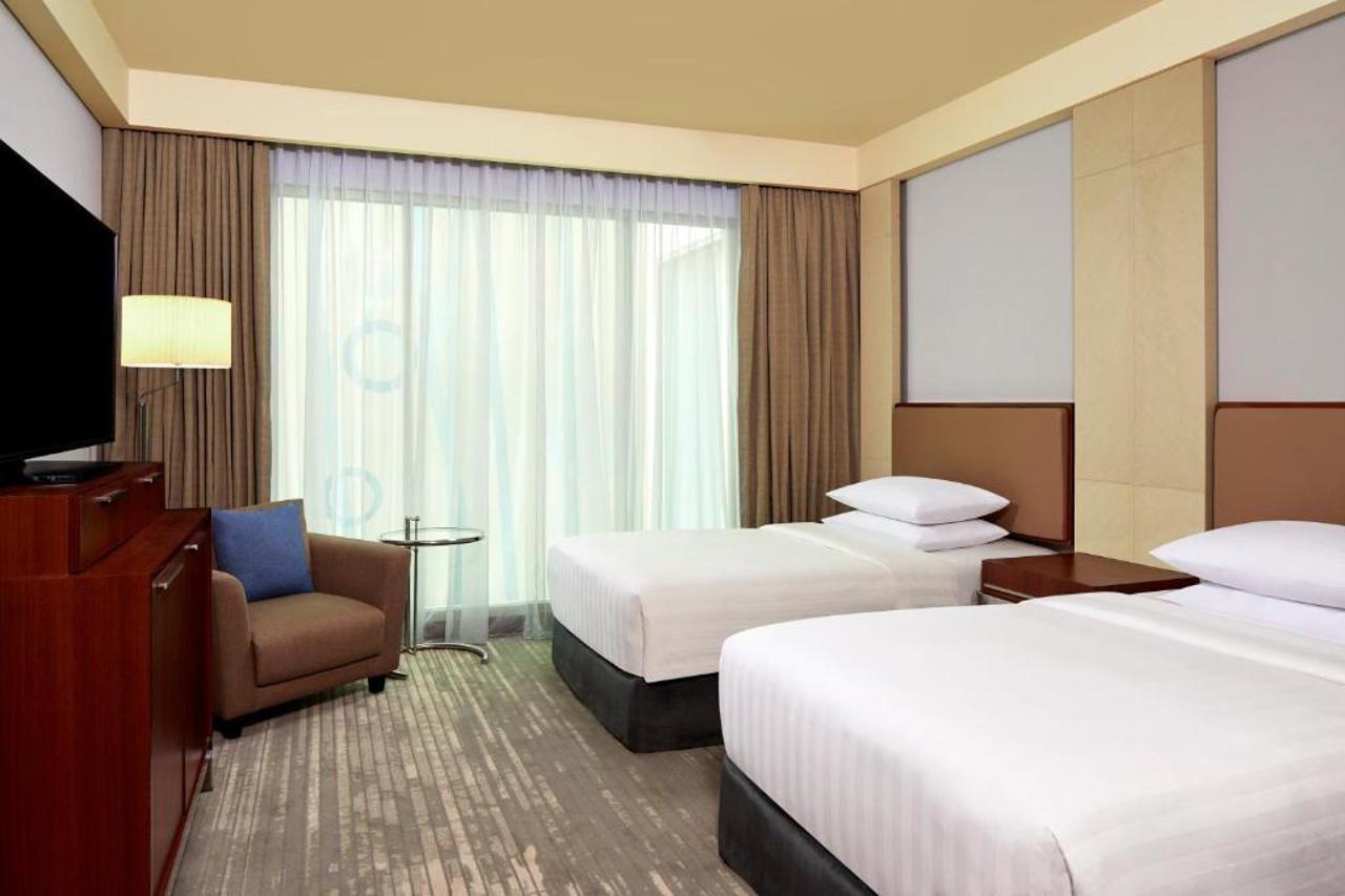 Courtyard By Marriott Bandung Dago Hotel Buitenkant foto