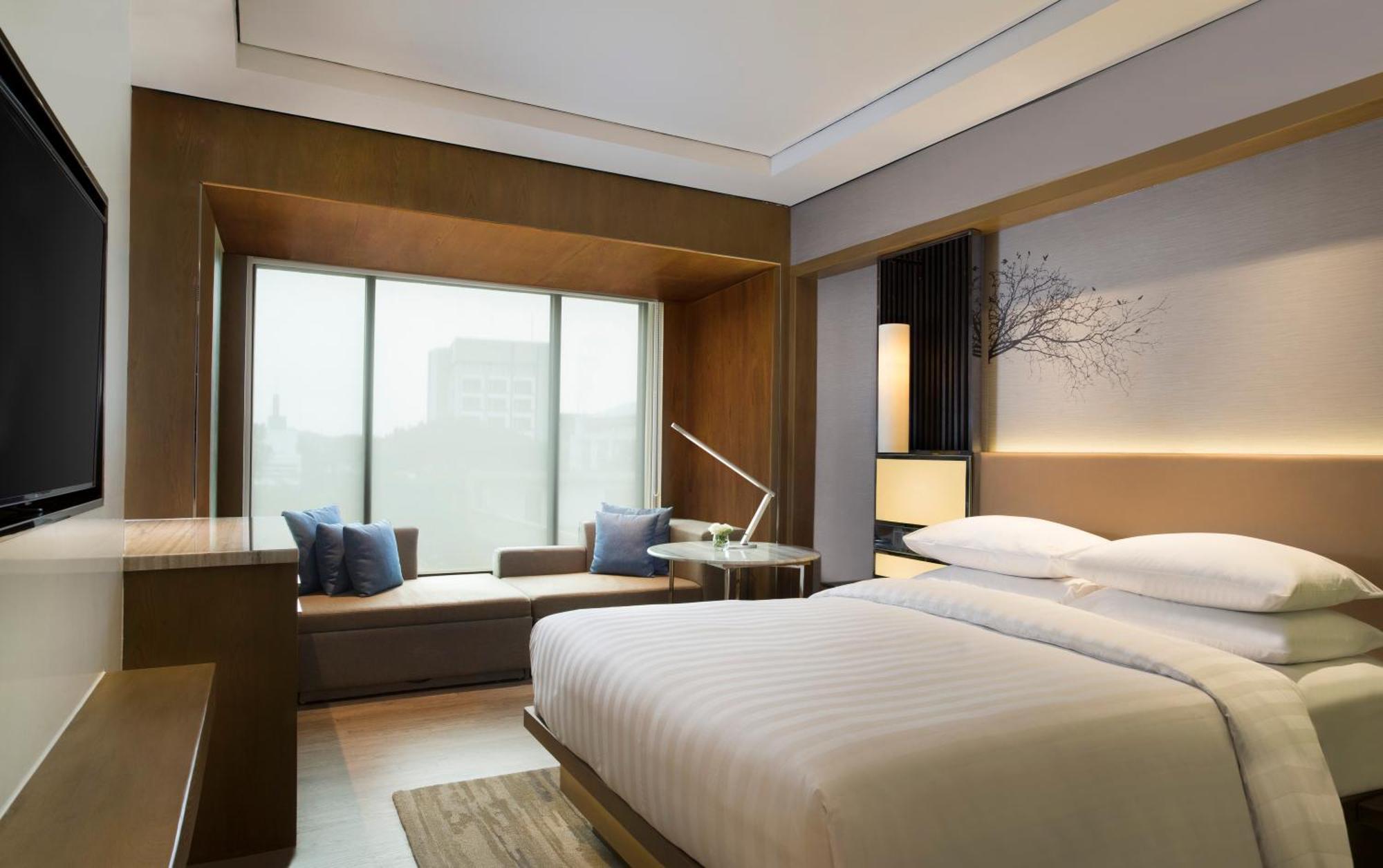 Courtyard By Marriott Bandung Dago Hotel Buitenkant foto