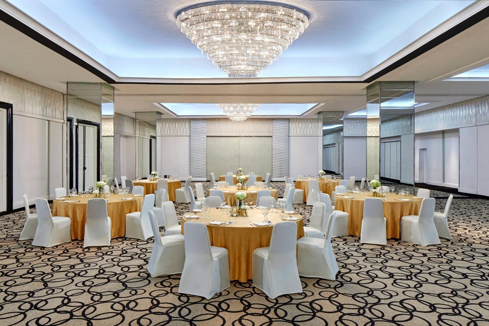 Courtyard By Marriott Bandung Dago Hotel Buitenkant foto