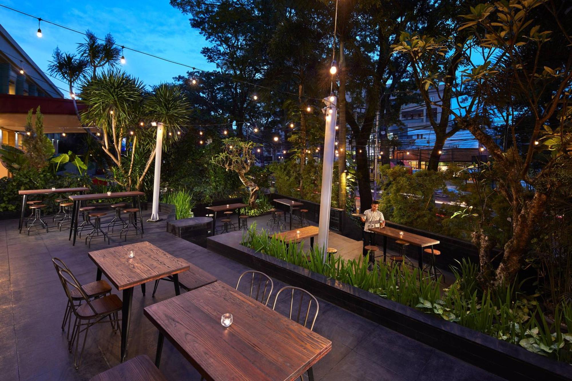 Courtyard By Marriott Bandung Dago Hotel Buitenkant foto