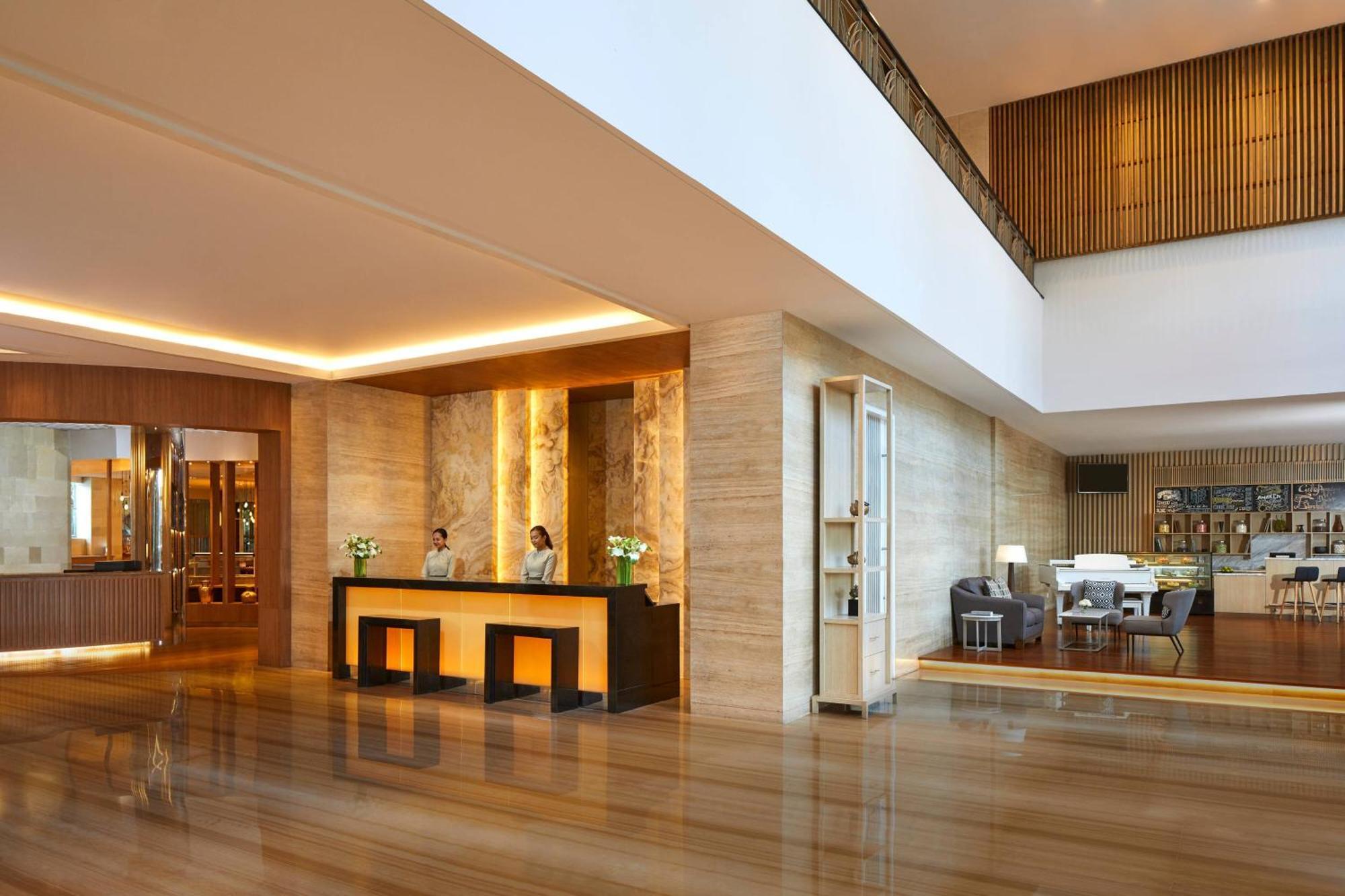 Courtyard By Marriott Bandung Dago Hotel Buitenkant foto