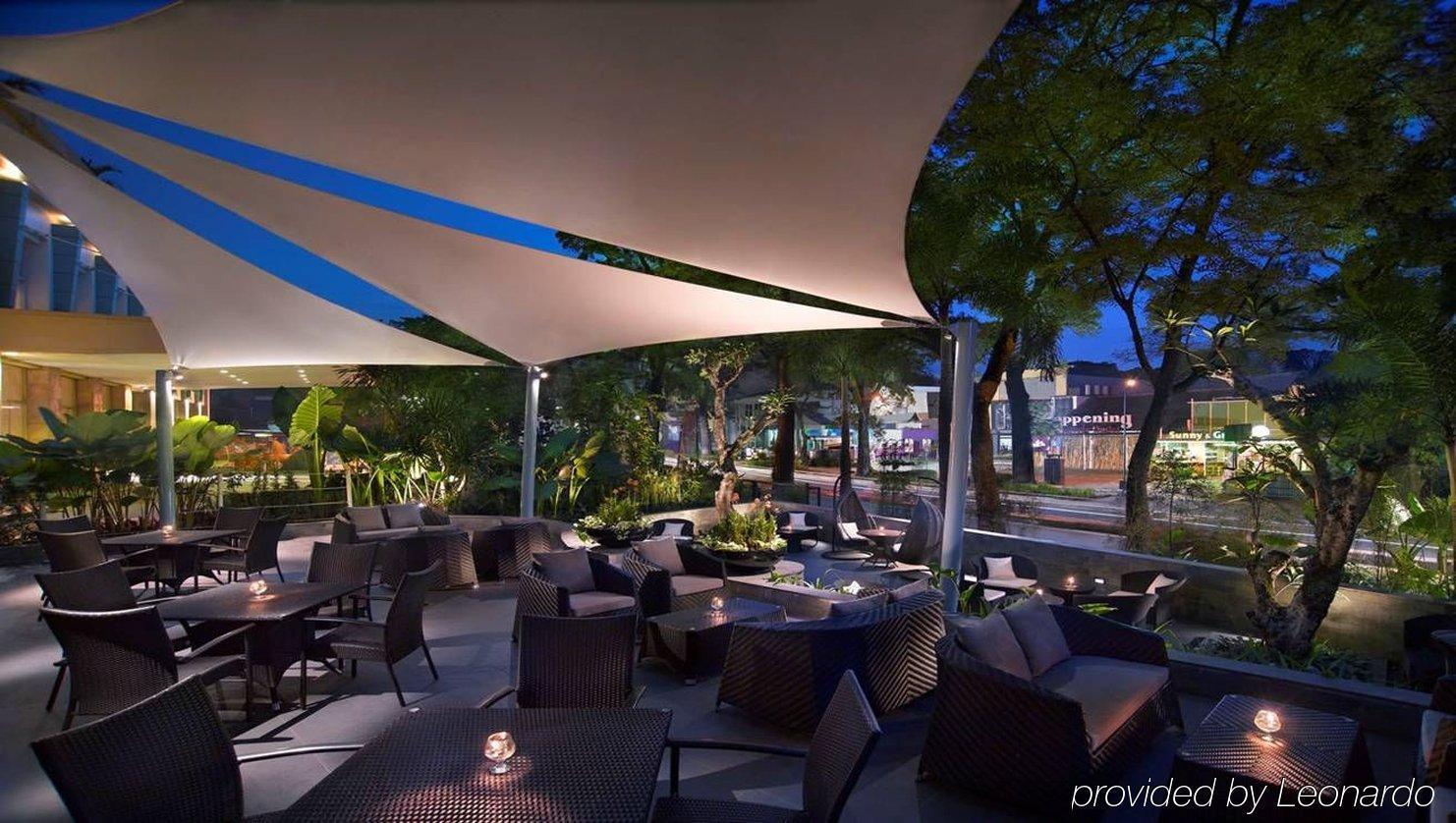 Courtyard By Marriott Bandung Dago Hotel Restaurant foto